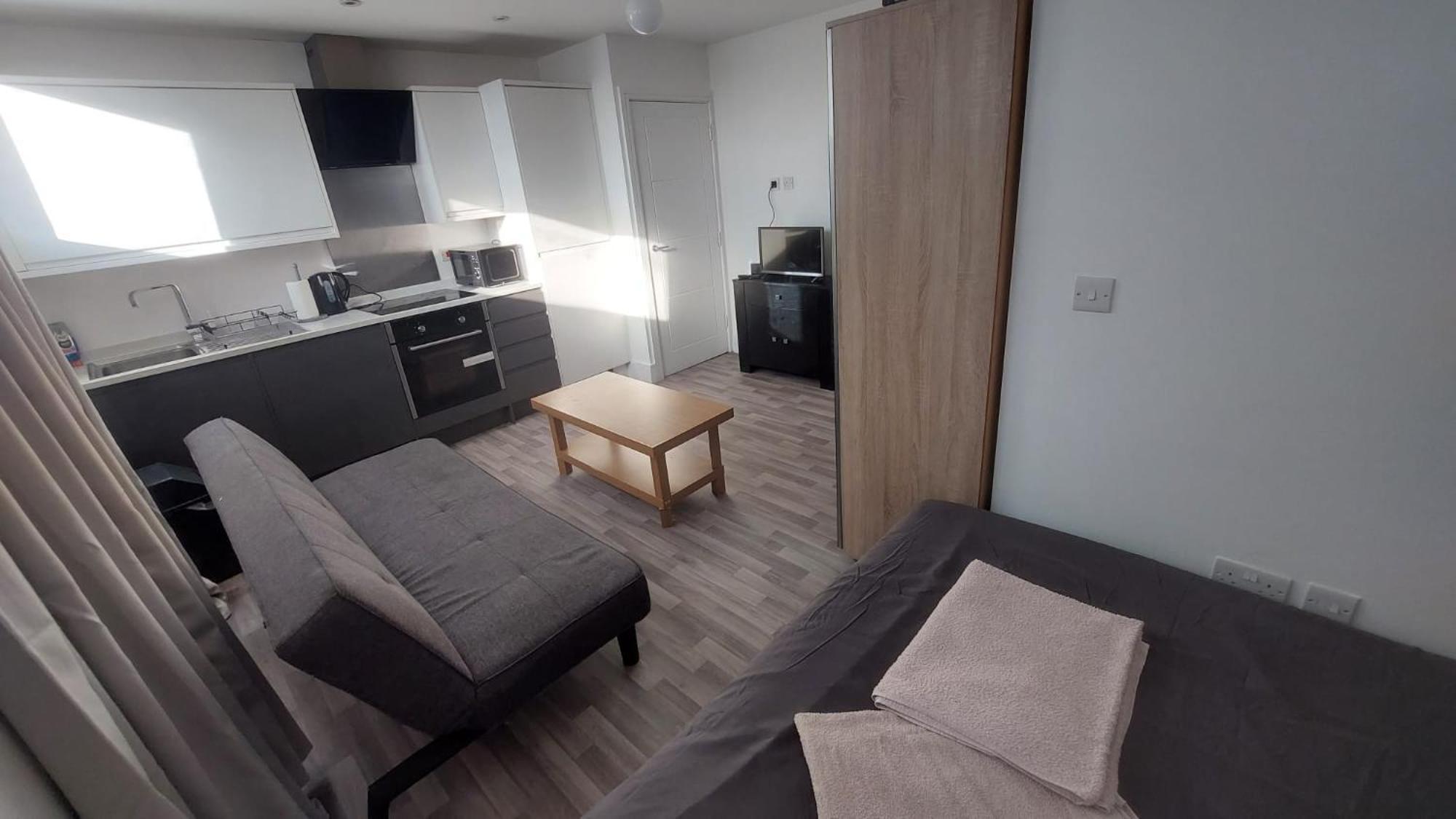 Spacious Studio Maidstone - Redecorated Oct 2023 Exterior photo